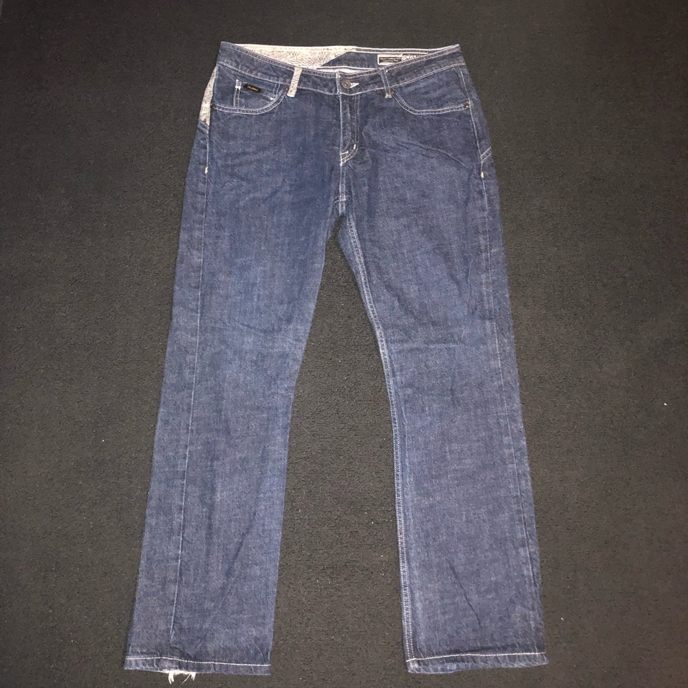 Y2K. Volcom Jeans. 34x30. Blue color.